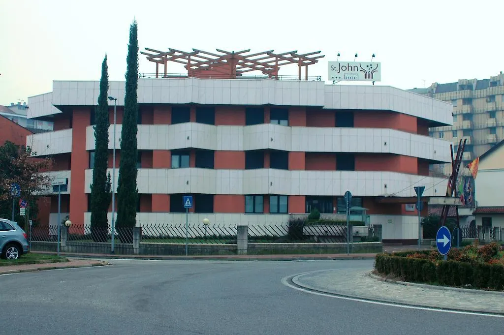 Apart-hotel Hotel St John Desio
